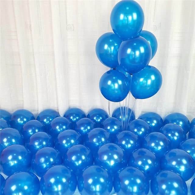 Pack of blue metallic balloons, perfect for birthday decorations, anniversaries, weddings, and parties.